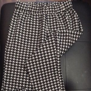 Chic Black and White Houndstooth Pants
